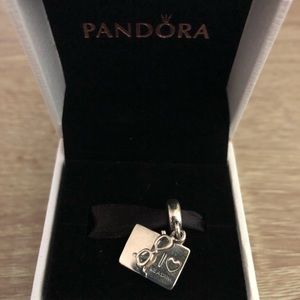 Pandora charm- I 💗 Reading